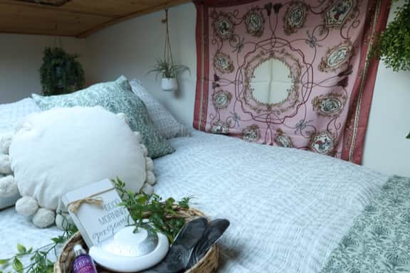 Cozy Tiny Home | Farm + Fire Pit | Lakes Region