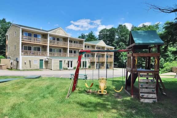 Lake Condo| Pool + Beach| Winnipesaukee