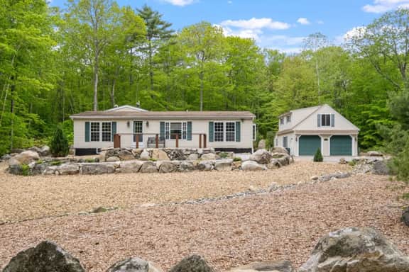 Peaceful Lakes Region Escape| Boat Dock Option