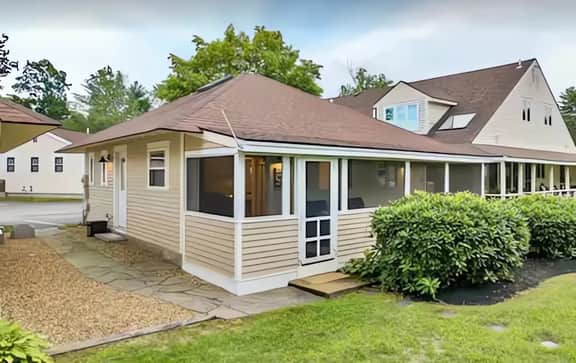 Winnipesaukee Retreat| Beach + Pool| Dock Option