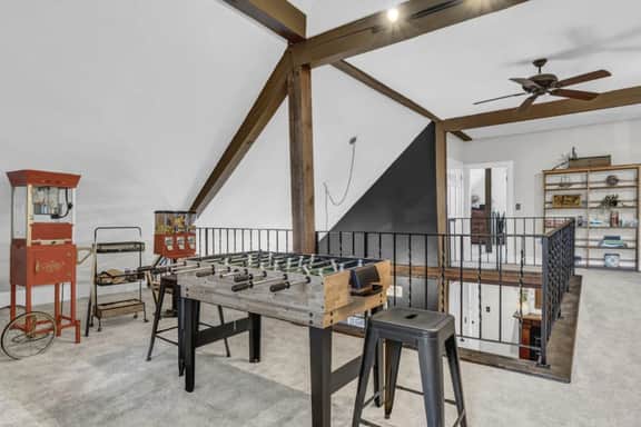 Downtown Luxury |Walk to Shops + Docks | Wolfeboro