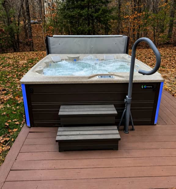 Winnipesaukee Retreat | Hot Tub | Suissevale Beach - Image 2