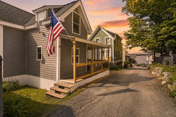 Weirs Beach Cottage | Lake Winnipesaukee Escape
